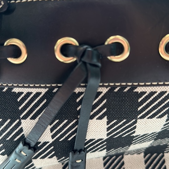 NWOT Dooney & Bourke Large Tassel Zip Top Bag Black Off White Check - Picture 9 of 11